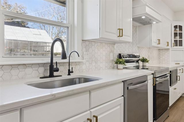 1106 LAKE ARIANA BOULEVARD, Auburndale, FL 33823