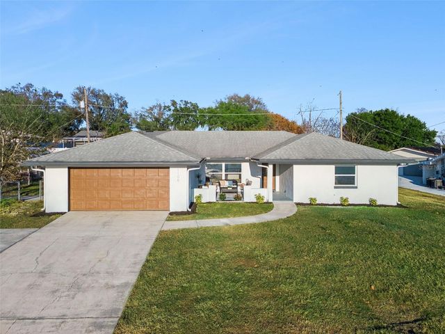 1106 LAKE ARIANA BOULEVARD, Auburndale, FL 33823