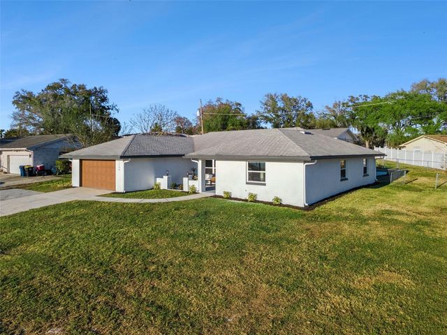 1106 LAKE ARIANA BOULEVARD, Auburndale, FL 33823