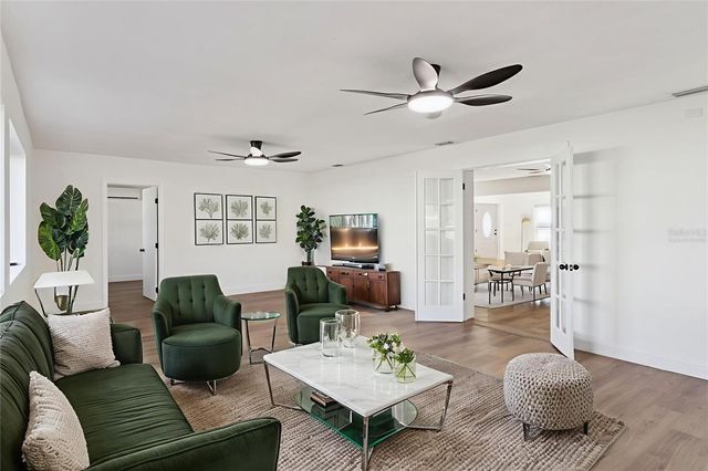 1106 LAKE ARIANA BOULEVARD, Auburndale, FL 33823