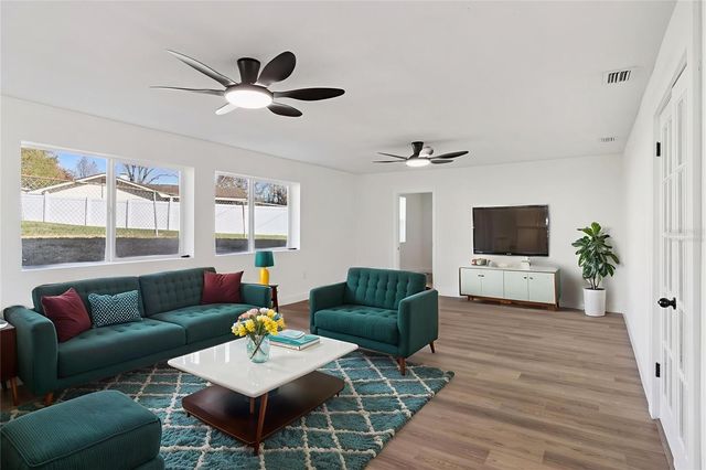 1106 LAKE ARIANA BOULEVARD, Auburndale, FL 33823