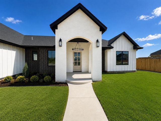 2447 Wolf Creek Bend, Blanchard, OK 73010