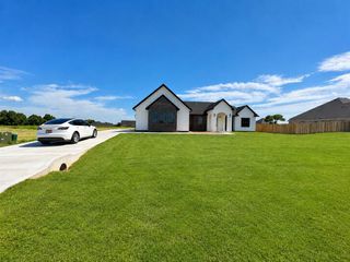 2447 Wolf Creek Bend, Blanchard, OK 73010