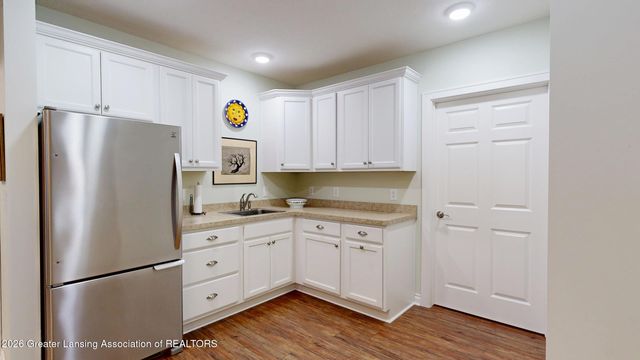 679 Willet Way, East Lansing, MI 48823
