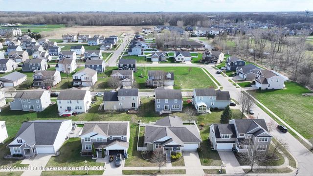 679 Willet Way, East Lansing, MI 48823