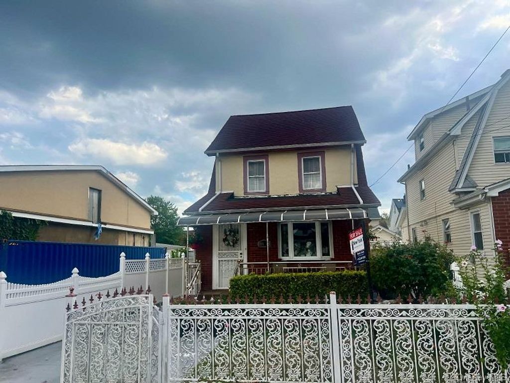 21438 112th Road, Queens Village, NY 11429