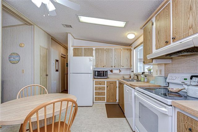 4843 BLANCO DRIVE, Zephyrhills, FL 33541