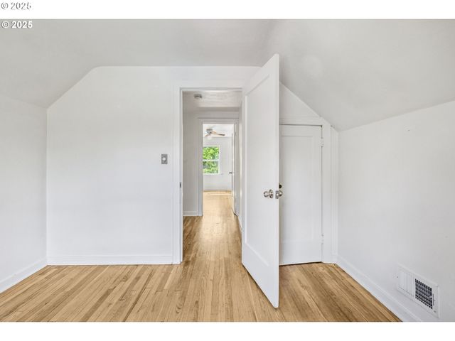 1391 W 5TH Ave, Eugene, OR 97402