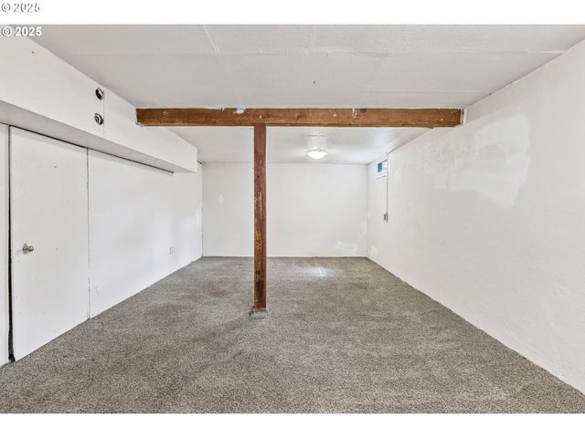 1391 W 5TH Ave, Eugene, OR 97402