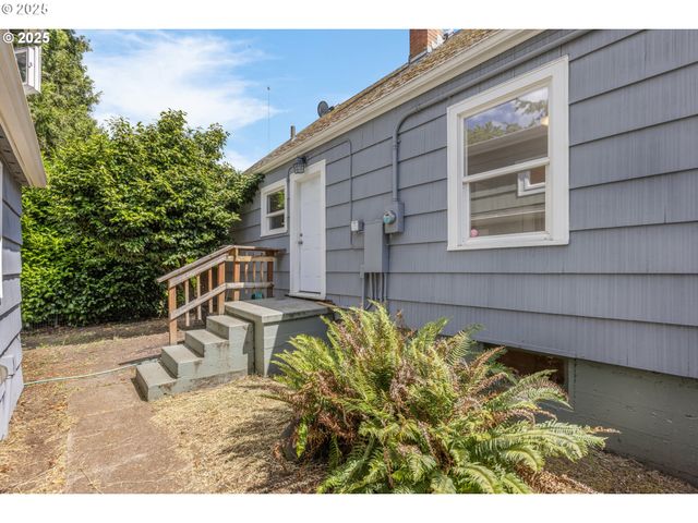 1391 W 5TH Ave, Eugene, OR 97402