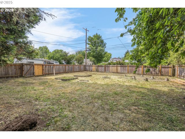 1391 W 5TH Ave, Eugene, OR 97402