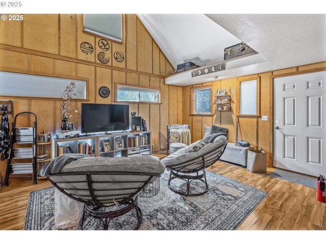 1391 W 5TH Ave, Eugene, OR 97402