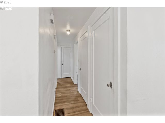 1391 W 5TH Ave, Eugene, OR 97402