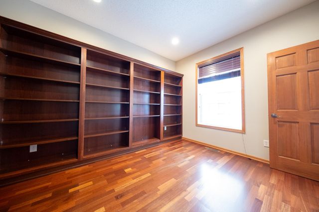 17461 Haralson Drive, Eden Prairie, MN 55347