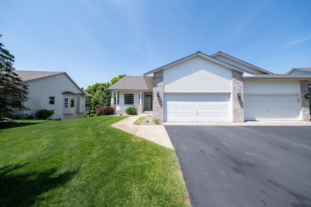 17461 Haralson Drive, Eden Prairie, MN 55347