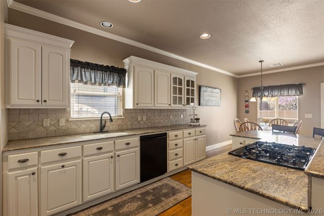 14002 E 90th Street North, Owasso, OK 74055