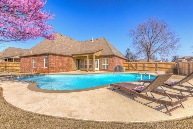 14002 E 90th Street North, Owasso, OK 74055