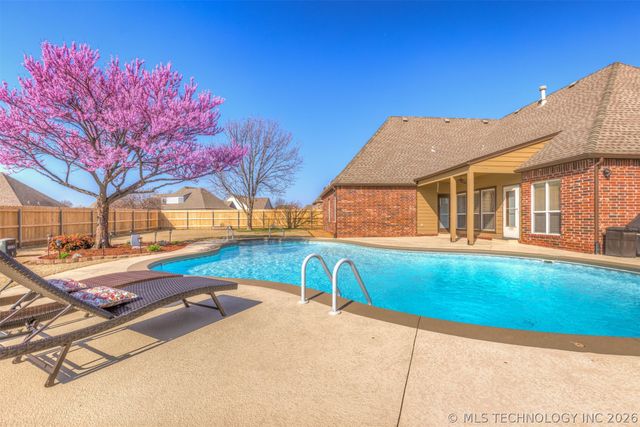 14002 E 90th Street North, Owasso, OK 74055