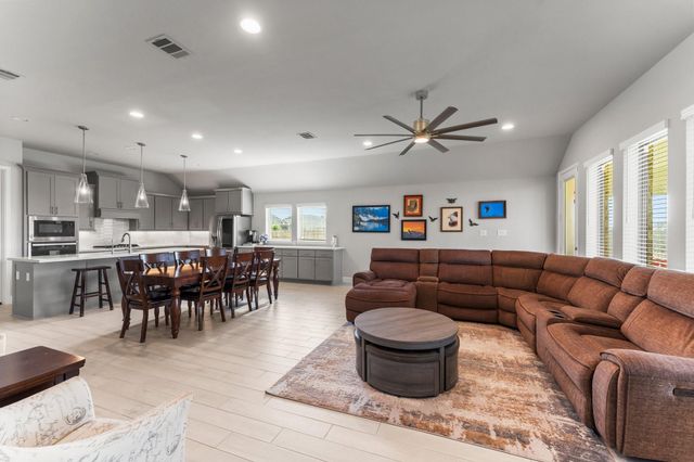 19227 Seabiscuit Stable Trail, Tomball, TX 77377