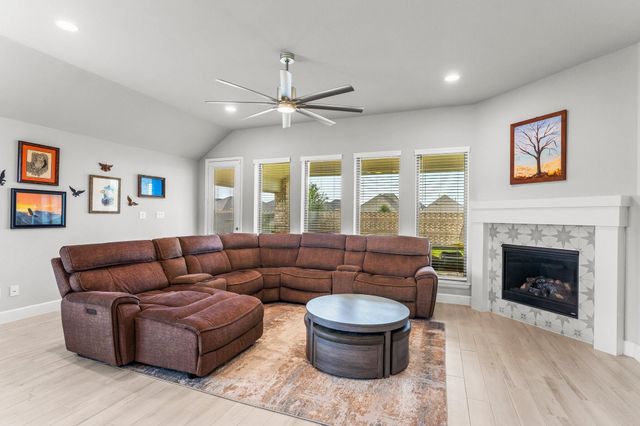 19227 Seabiscuit Stable Trail, Tomball, TX 77377