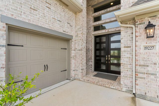 19227 Seabiscuit Stable Trail, Tomball, TX 77377