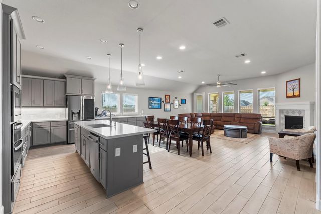 19227 Seabiscuit Stable Trail, Tomball, TX 77377