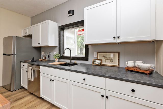 1838 Capitol Avenue, Des Moines, IA 50316