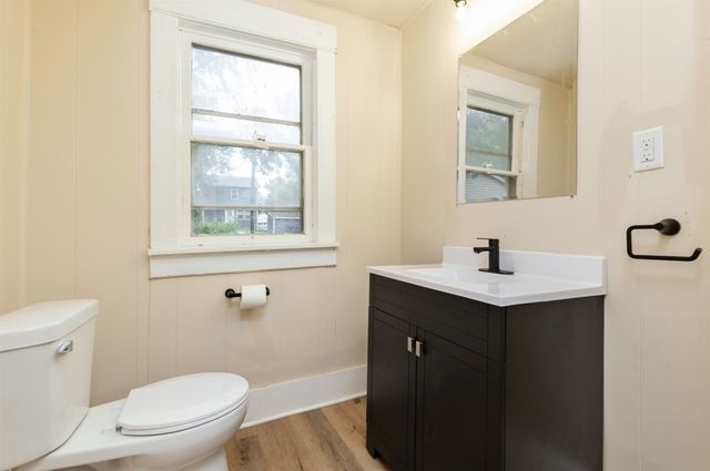 1838 Capitol Avenue, Des Moines, IA 50316