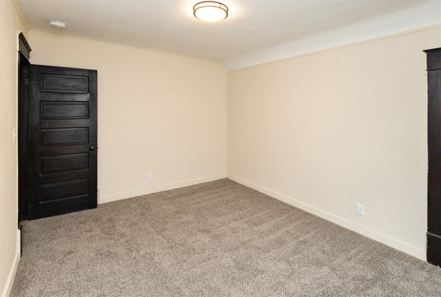 1838 Capitol Avenue, Des Moines, IA 50316