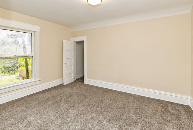 1838 Capitol Avenue, Des Moines, IA 50316
