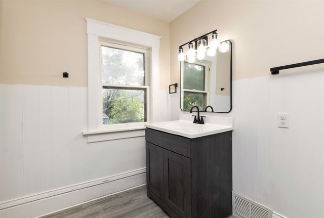 1838 Capitol Avenue, Des Moines, IA 50316