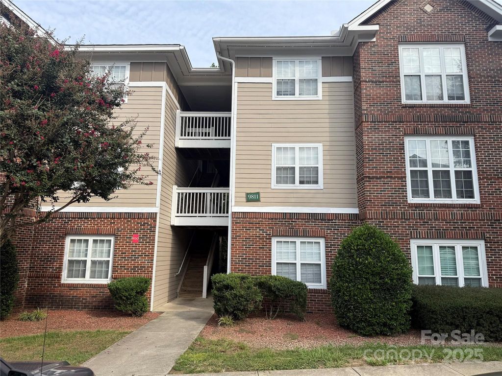 9811 Campus Walk Lane C, Charlotte, NC 28262