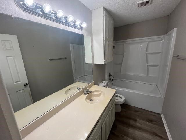934 Robinwood Drive, Arlington, TX 76017