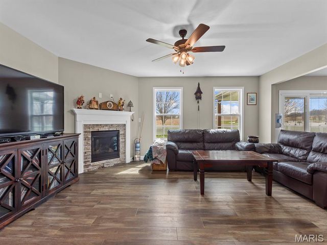 3526 Chippewa Drive, Shiloh, IL 62221