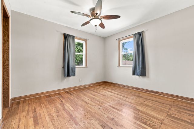 1023 County Line Road, Des Moines, IA 50320