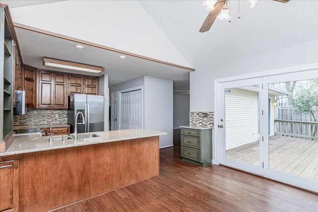 4520 E BRIDGEWOOD DR, Columbia, MO 65203