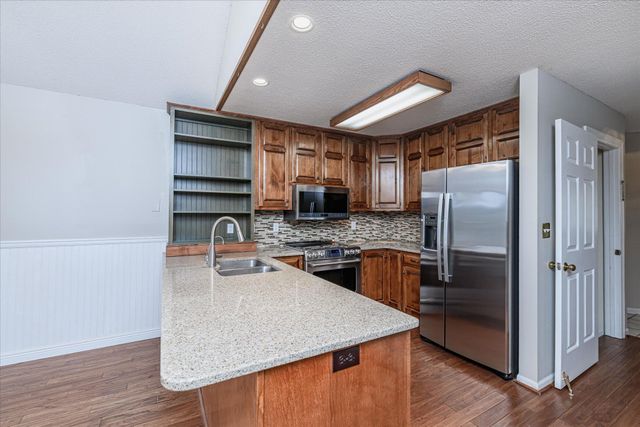 4520 E BRIDGEWOOD DR, Columbia, MO 65203