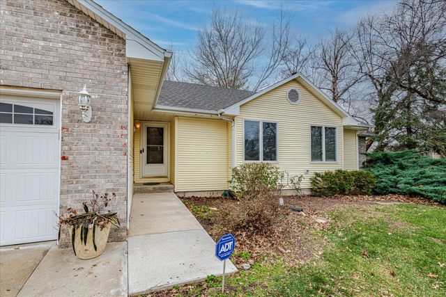 4520 E BRIDGEWOOD DR, Columbia, MO 65203