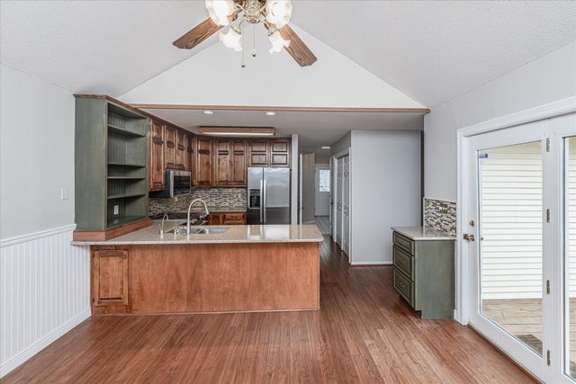 4520 E BRIDGEWOOD DR, Columbia, MO 65203