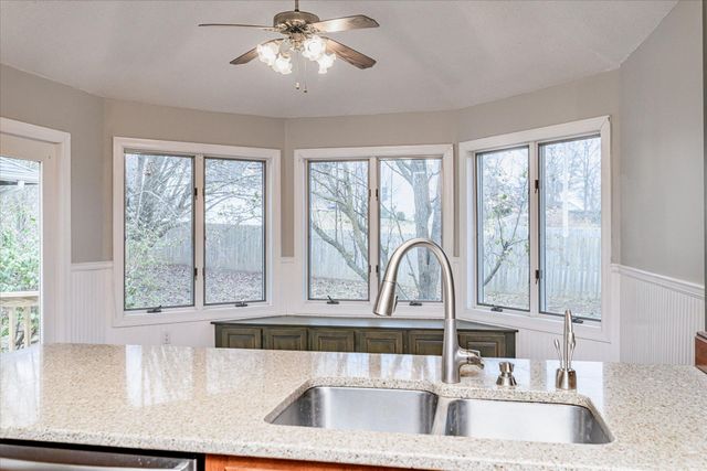 4520 E BRIDGEWOOD DR, Columbia, MO 65203