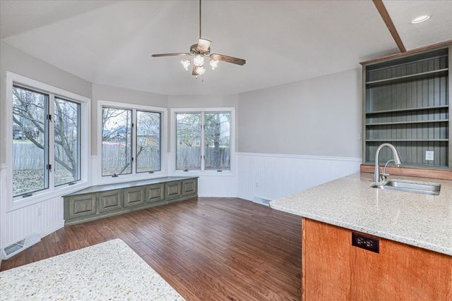 4520 E BRIDGEWOOD DR, Columbia, MO 65203