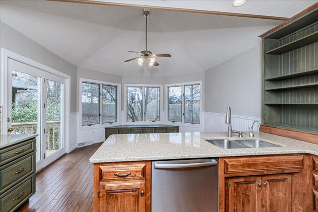 4520 E BRIDGEWOOD DR, Columbia, MO 65203