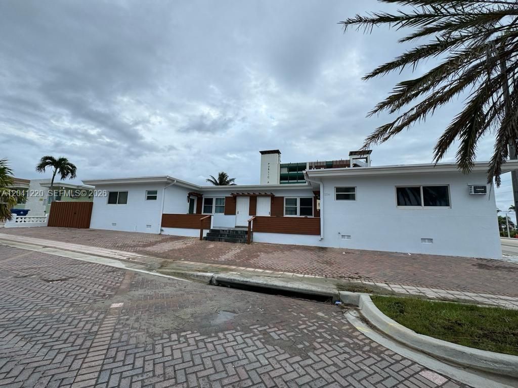 338 Roosevelt Street 1001, Hollywood, FL 33019