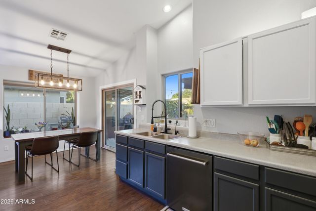 661 N JOSHUA TREE Lane, Gilbert, AZ 85234