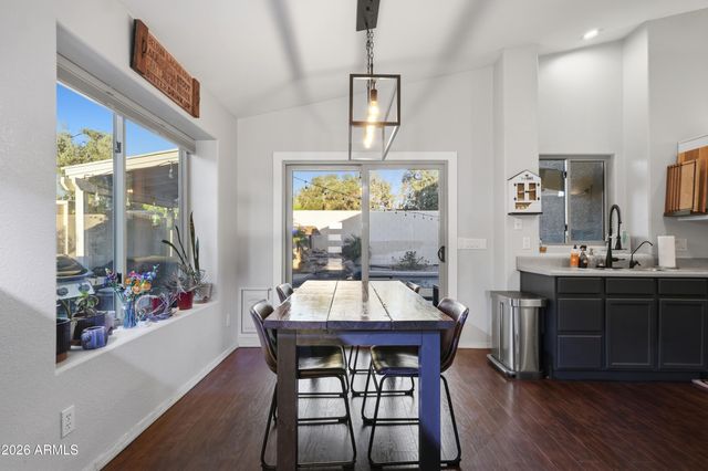 661 N JOSHUA TREE Lane, Gilbert, AZ 85234