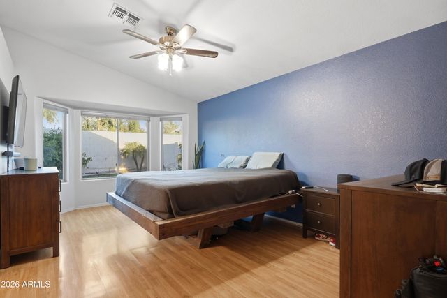 661 N JOSHUA TREE Lane, Gilbert, AZ 85234