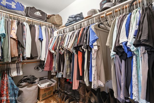 661 N JOSHUA TREE Lane, Gilbert, AZ 85234