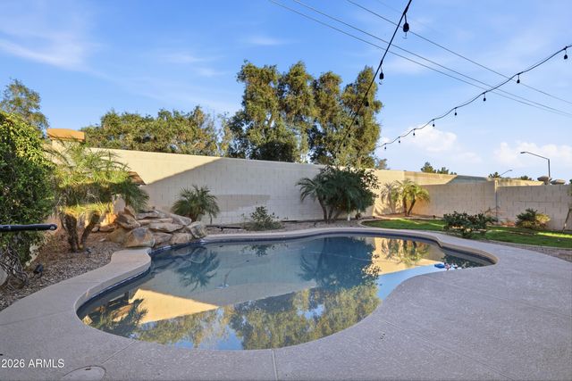 661 N JOSHUA TREE Lane, Gilbert, AZ 85234