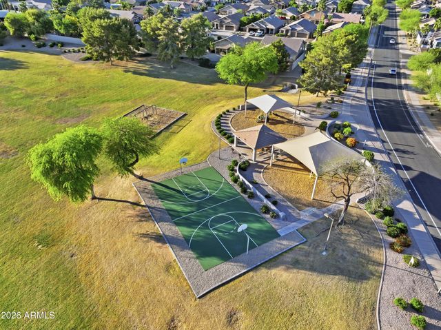 661 N JOSHUA TREE Lane, Gilbert, AZ 85234