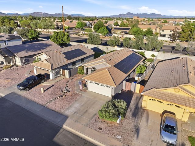 661 N JOSHUA TREE Lane, Gilbert, AZ 85234